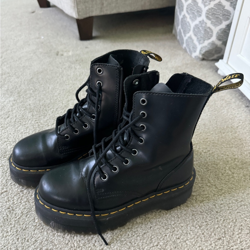 Doc Marten Jadon Women’s platform boots, worn twice, like new condition, size 7